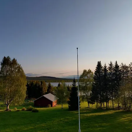 Kotimajoitukset In A Big Wooden Home, *