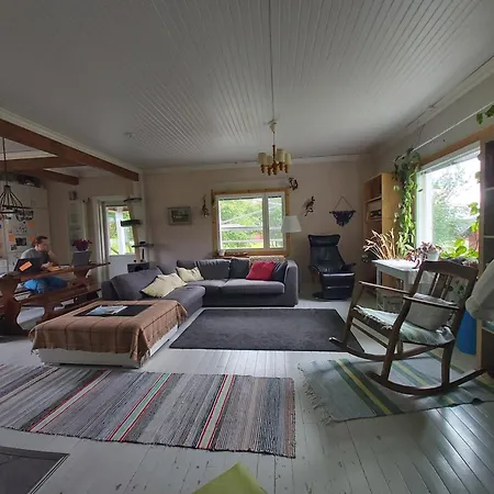 In A Big Wooden Home, Kotimajoitukset Muonio