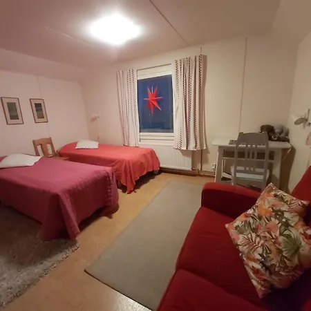 In A Big Wooden Home, Kotimajoitukset Muonio