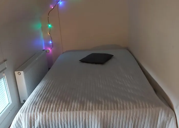 Accommodatie bij particulieren In A Big Wooden Home,