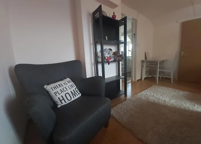 Accommodatie bij particulieren In A Big Wooden Home, *