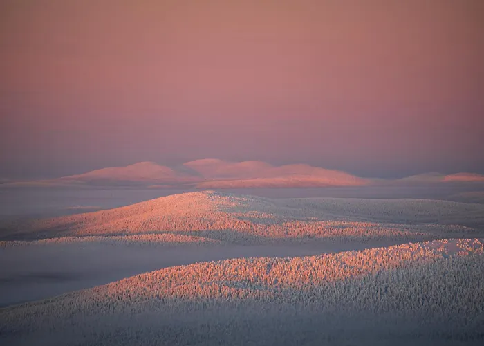 民宿 In A Big Wooden Home,