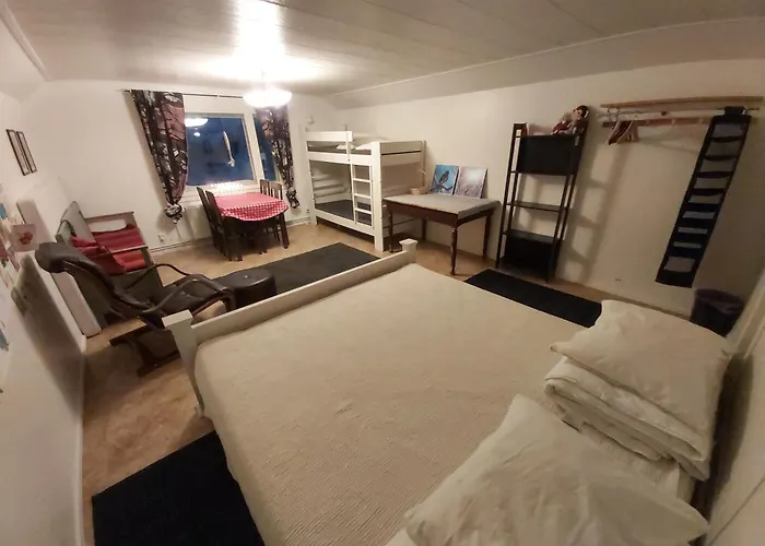 Accommodatie bij particulieren In A Big Wooden Home, *